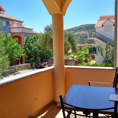 Apartments Antonija - Fitness Vinisce Luaran gambar