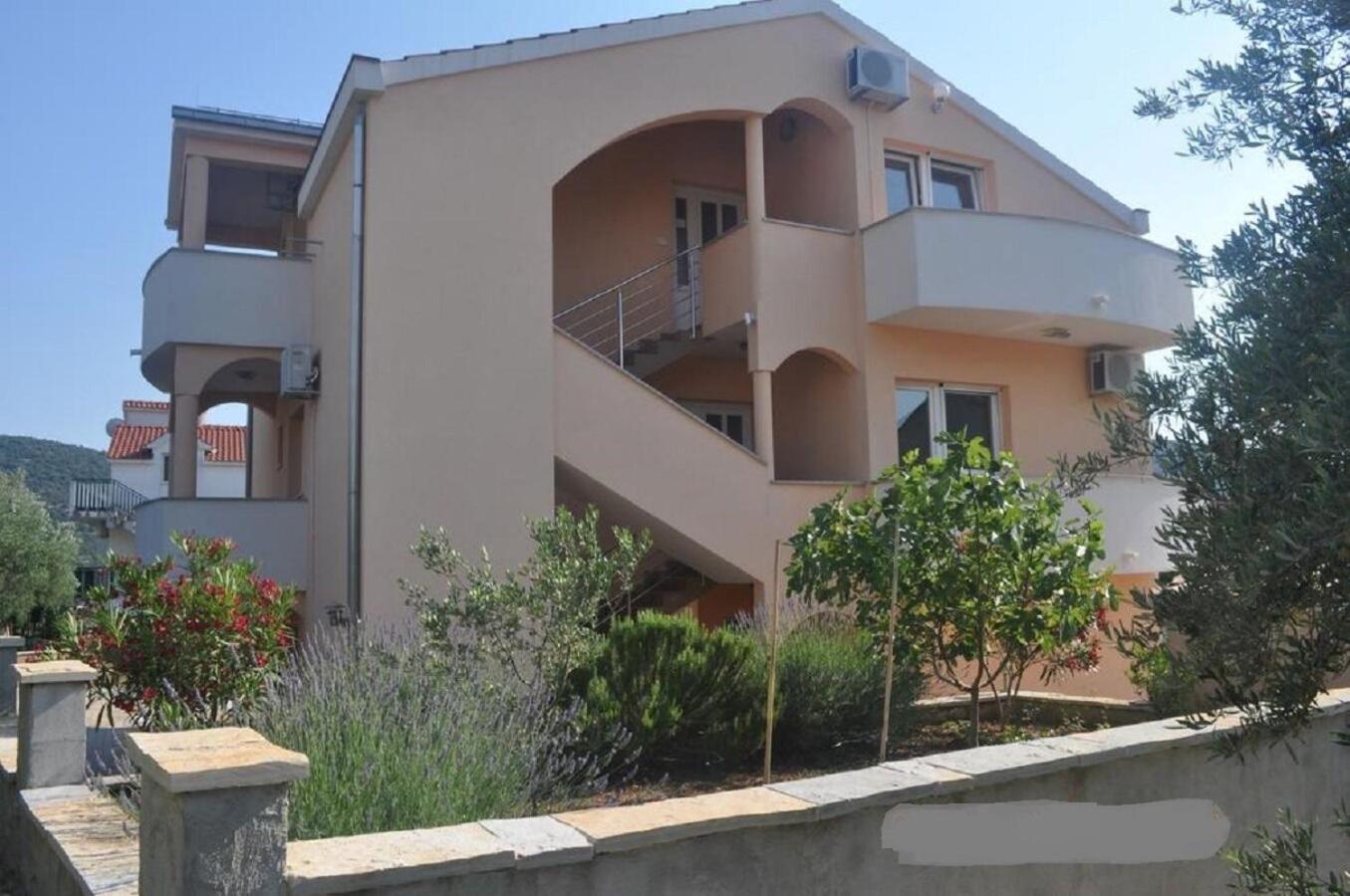 Apartments Antonija - Fitness Vinisce Luaran gambar