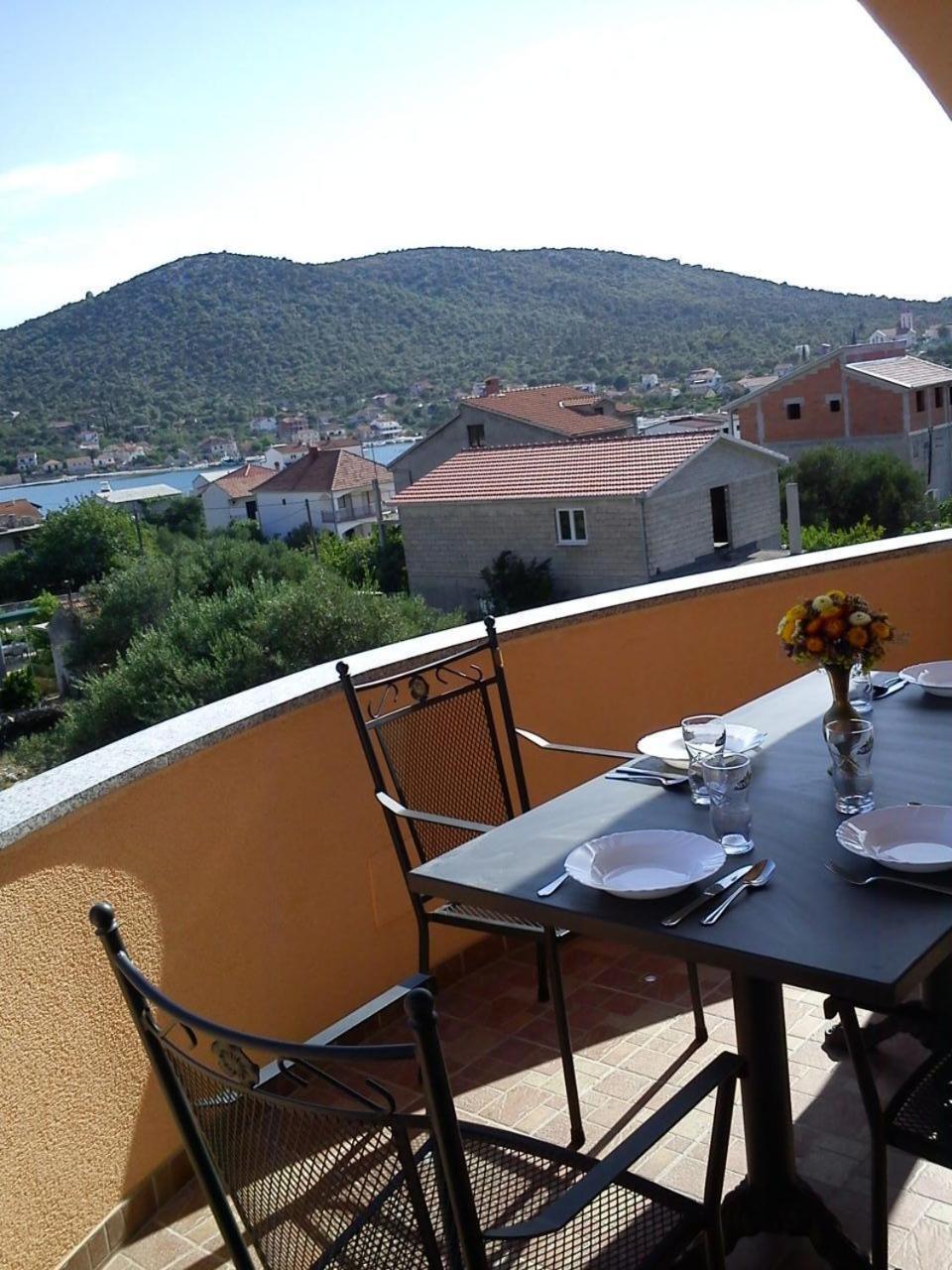 Apartments Antonija - Fitness Vinisce Luaran gambar
